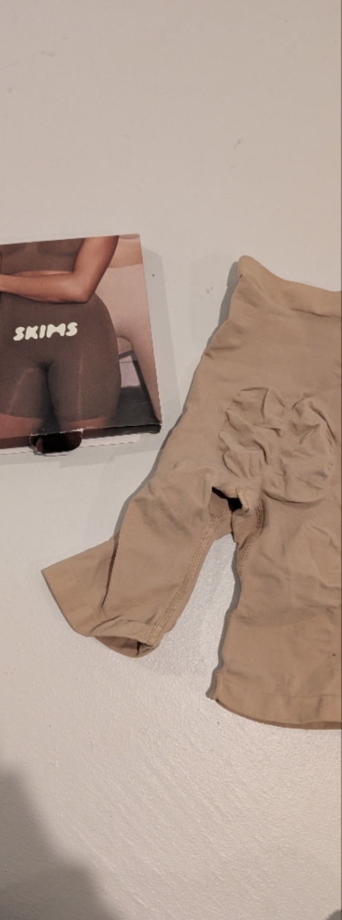 SKIMS Sculpting High-Waist Shaping Shorts - Beige